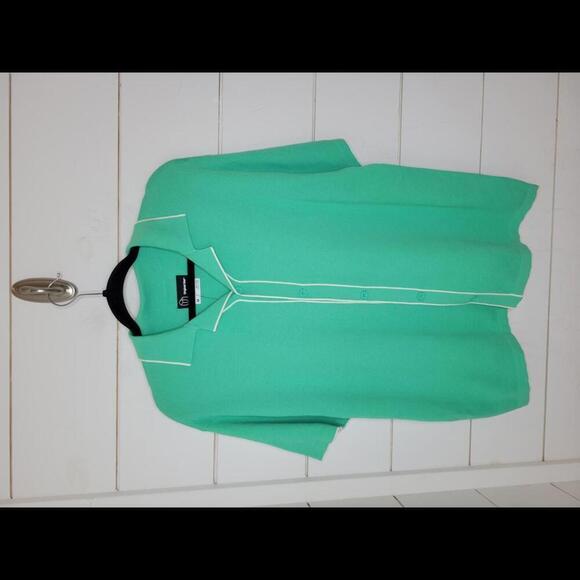 NWT Original Use medium green cotton button down shirt. - Picture 2 of 5